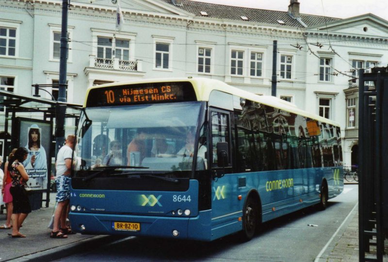 Connexxion Nr. 8644/BR-BZ-10 VDL Berkhof am 5. Juli 2009 Arnhem, Bahnhof