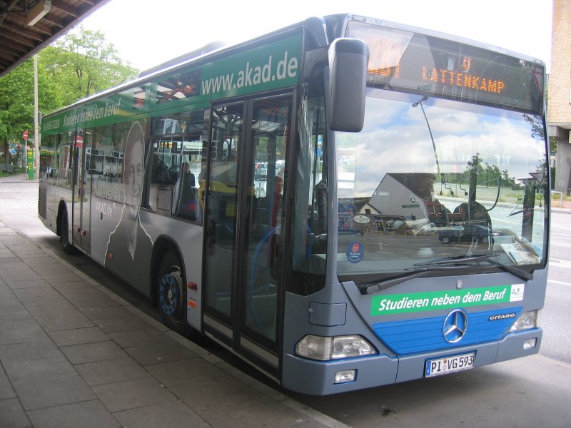 das ist ein PVG-Bus der Linie 281 nach (U) Lattenkamp. Bild vom
08.05.07