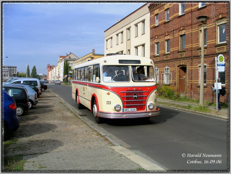 Der H6LB aus Rostock dreht seine Stadtrunden beim Tag für die Fahrgäste 2006 in Brandenburg des VBB durch Cottbus als Shuttleverkehr zwischen den verschiedenen Veranstaltungsorten. 16.09.06