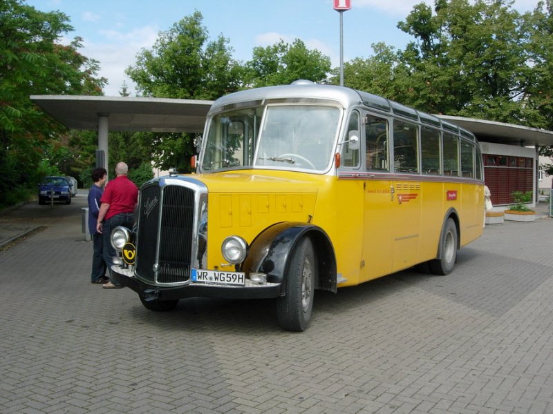 Diesen tollen Bus werden Rundfahrten durch den Harz gemacht.