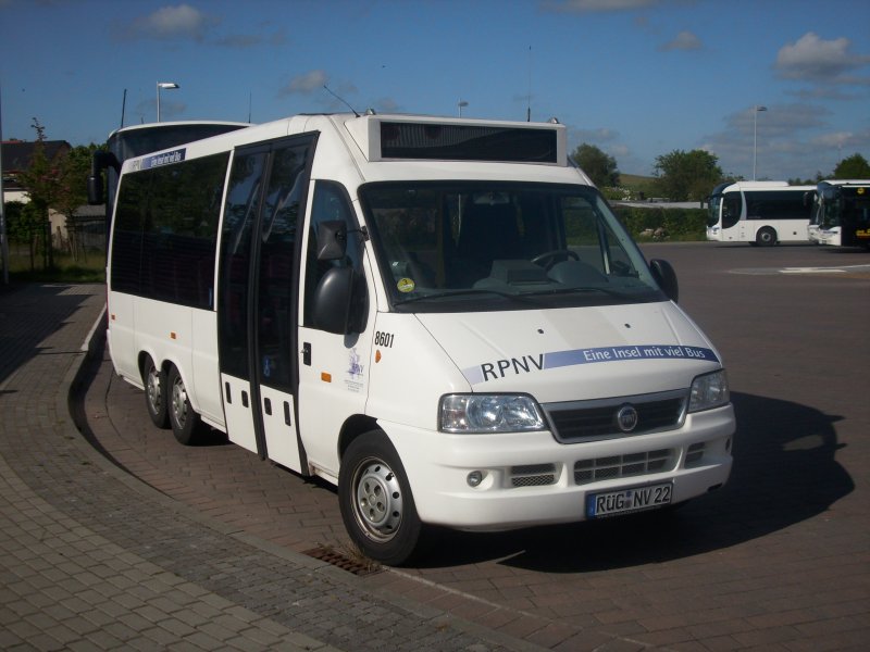 Dieser FIAT-Kleinbus wird auch als Stadtbus in Bergen/Rgen eingesetzt.Am 22.05.2008 steht der Bus am Zentralen-Busbahnhof.