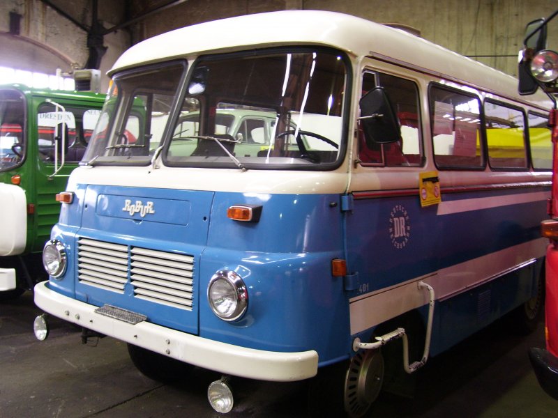 Dieser Schne Robur Bus steht im Depot des VMD im BW Dresden Altstadt. (03.10.08)