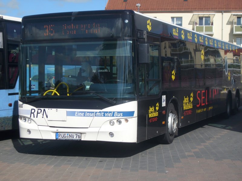 Dieser VOLVO-Linienbus wird am 22.05.2008 als Linienbus nach Schaprode eingesetzt.Hier steht er noch am Zentral-Busbahnhof in Bergen/Rügen.