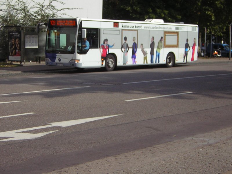 Dieses Bild zeigt einen Citaro Bus an der Marienschule in Saarbrcken.