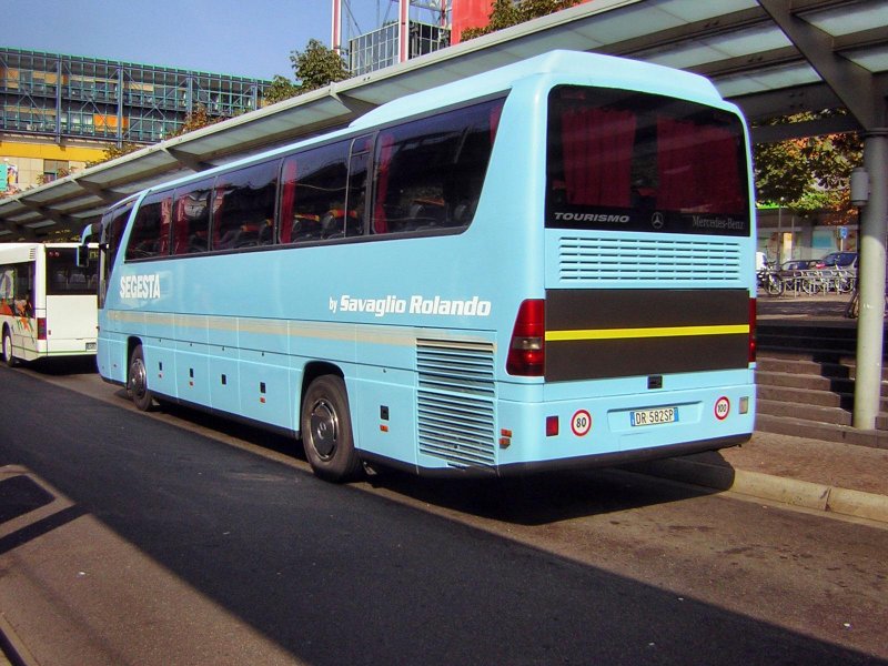 Dieses Foto zeigt einen Mercedes Tourismo. Das Foto wurde am 25.09.2009 am Hauptbahnhof in Saarbrcken aufgenommen.