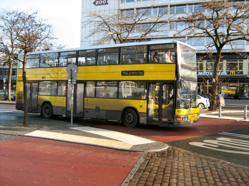 Doppeldecker-Bus beim Bhf. Zoo, Berlin am 10.1.2008