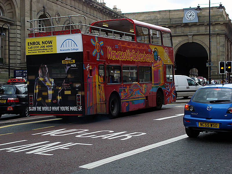 Doppelstcker-Touristenbus in Newcastle, 15. Aug. 2008