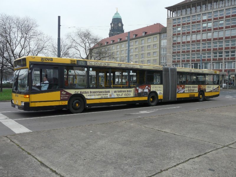 DVB - Mercedes Gelenkbus DD:VK 243 453108-2 unterwegs auf der Linie 75 am 10.12.2008