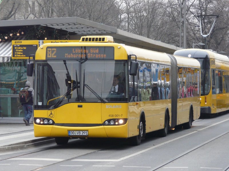 DVB - Solaris Urbino Gelenkbus 18  DD:VB 261  458001-7 unterwegs auf der Linie 82 am 10.12.2008