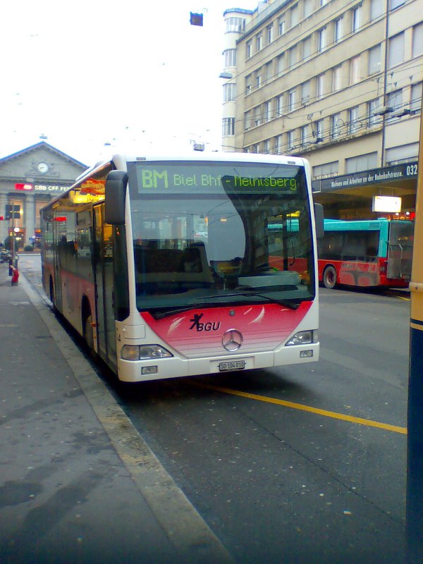 Ein Bus der Grencher Bus Betreibe auf der line Biel Meinisberg an der Entstation Biel Bahnhof. Seit die Line BM Ganz bernommen wurde sieht man hie und da busse aus Grenchen in Biel.