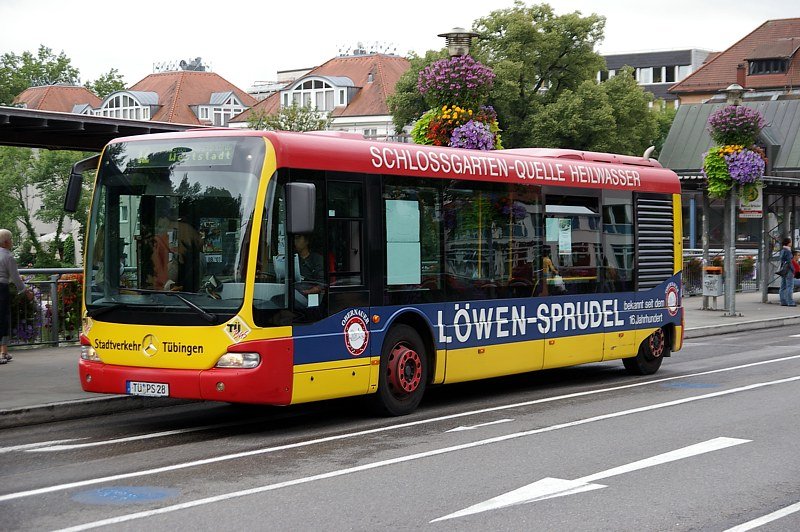 Ein Cito des Stadtbusses Tbingen am 06. August 2008 an der Haltestelle Neckarbrcke.
