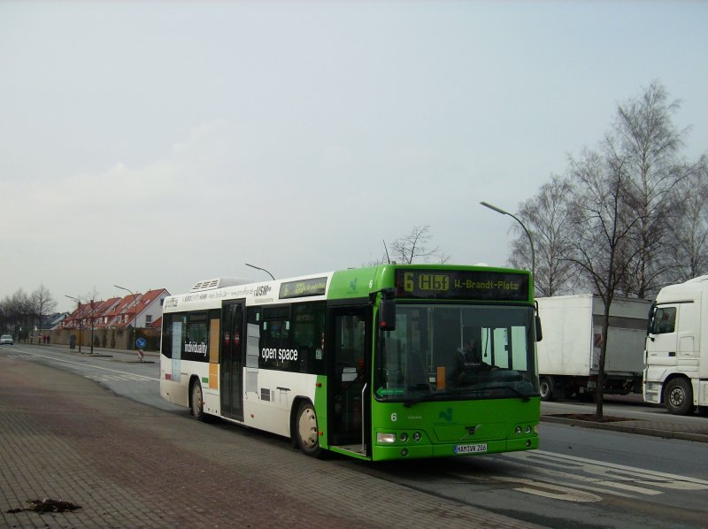 Ein kleines Zahlenspiel auf dieser Aufnahme. Hako 06 auf der Linie 6, hier aufgenommen an der Endstelle Maximilianpark in Hamm-Werries.