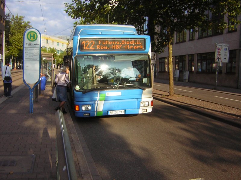 Ein MAN Erdgas Bus in der Trierer Strae in Saarbrcken. Die Aufnahme des Fotos war der 24.09.2009.