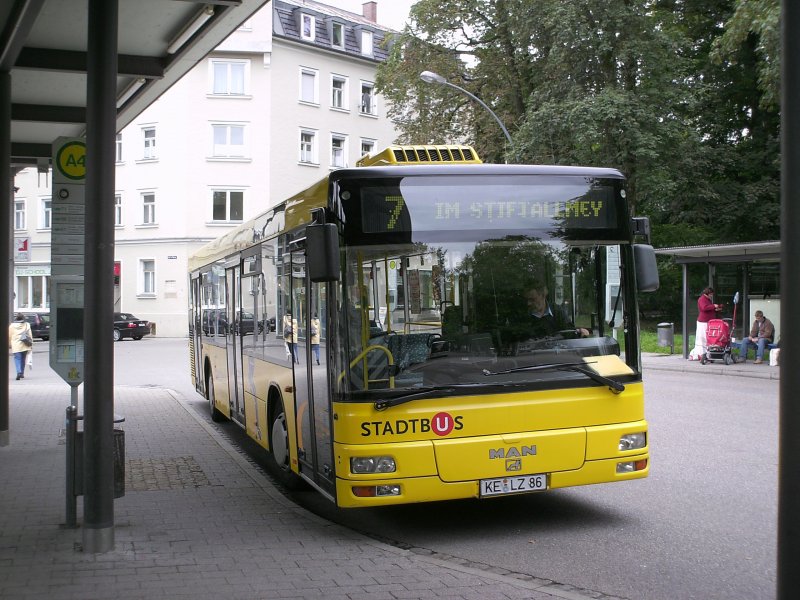 Ein MAN NL 263 auf Linie 7 im August 2007 am Busbahnhof.