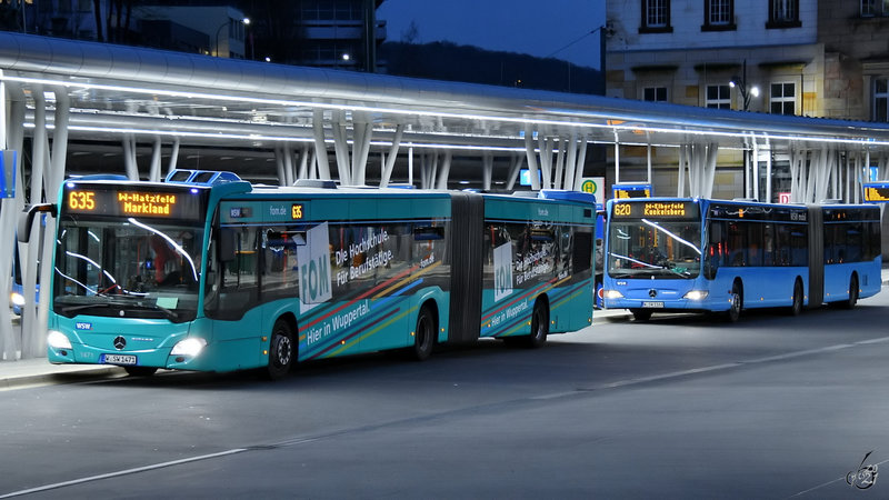 Ein Mercedes Benz Citaro C2 G Und Ein Mercedes Benz O530 Citaro G So Gesehen Ende Februar 2021 Am Hauptbahnhof In Wuppertal Bus Bild De