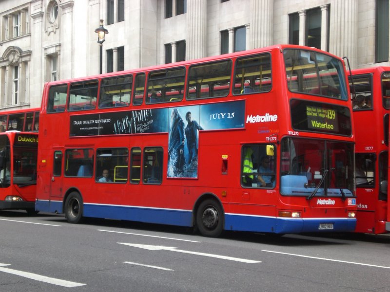 Ein Metroline-Doppeldecker auf der Linie 139 nach Waterloo in der Regent Street.