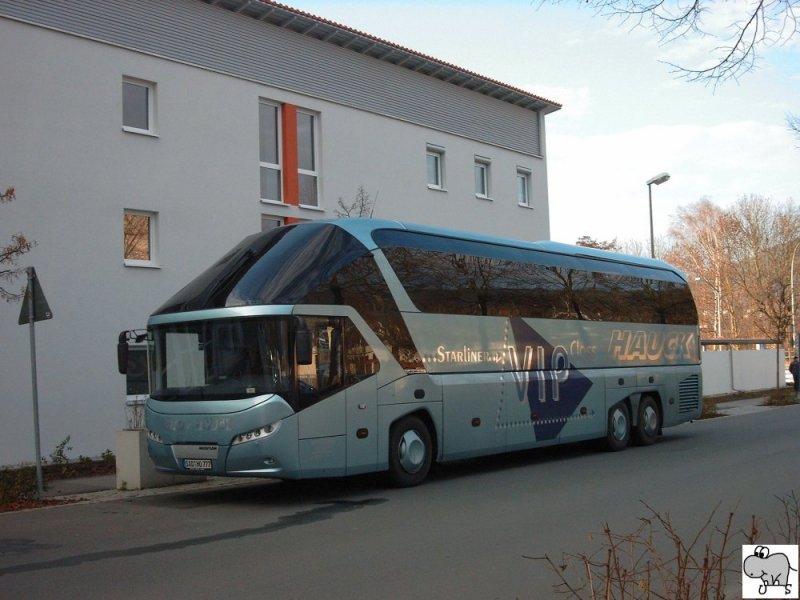 Ein Neoplan Starliner am 3. Dezember 2006 auf den Parkplatz hinter der Stadthalle in Kulmbach.