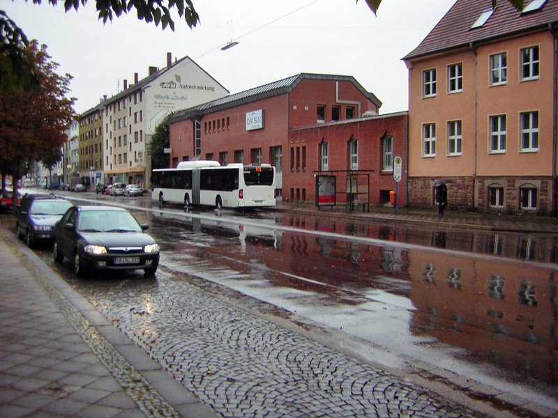 Ein neuer Citaro Gelenkbus an der Haltestelle Betriebshof in Saarbrcken/Heuduckstrae