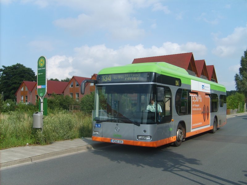 Ein O530 CNG steht am 13.7.07 als Buslinie 134 an der Haltestelle Wlfeler Bruch