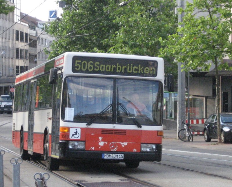 Ex HVV 9510 gehrt zum Fuhrparkt der Firma Munz