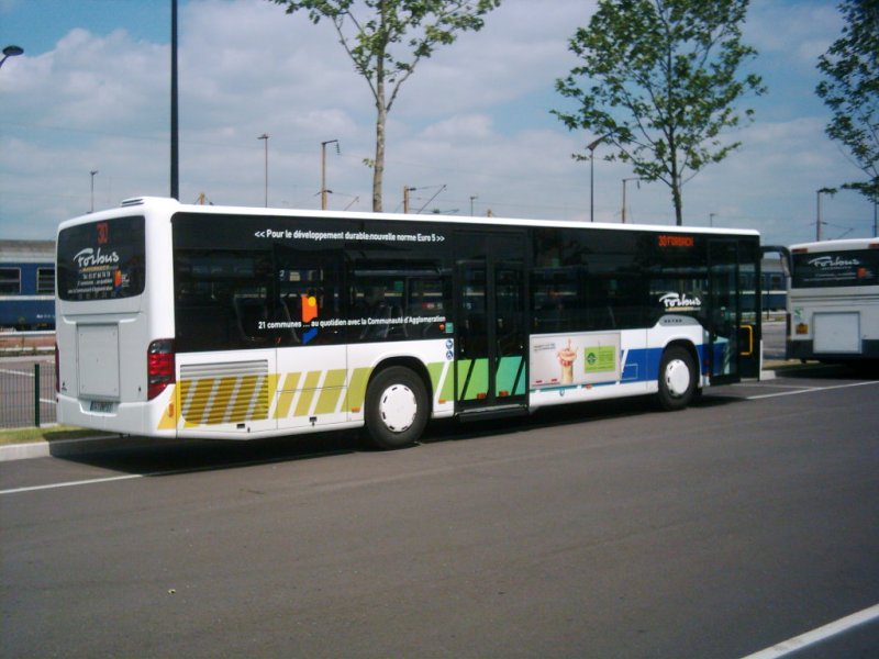 Fabrikneuer Setra S 415 NF bei dem Verkehrsbetrieb Forbus Intercity.