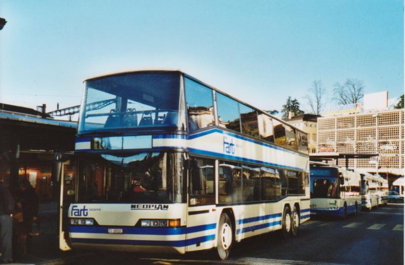 FART Locarno Nr. 1/TI 69'101 Neoplan (ex Nr. 101) am 8. Dezember 2008 Locarno, Bahnhof