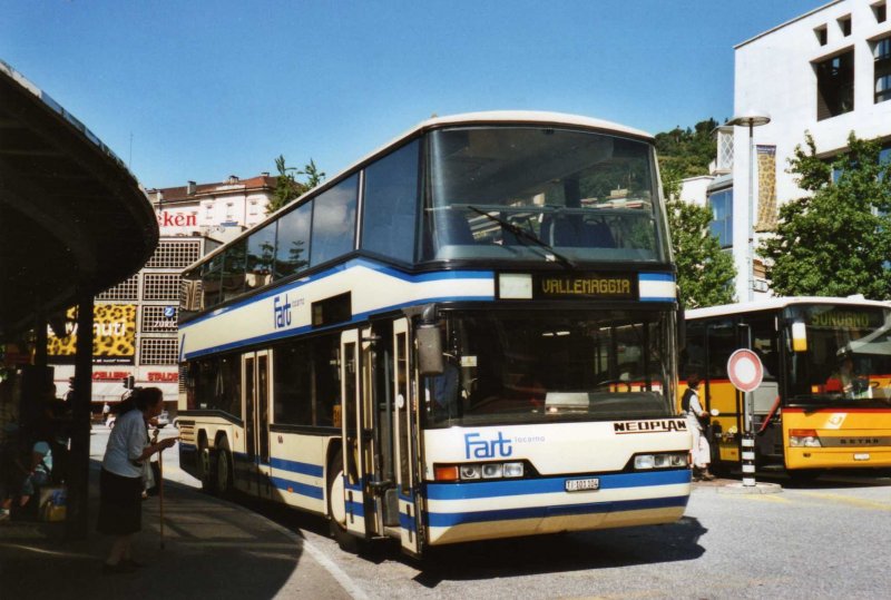 FART Locarno Nr. 4/TI 101'104 Neoplan (ex Nr. 104) am 20. Juli 2009 Locarno, Bahnhof