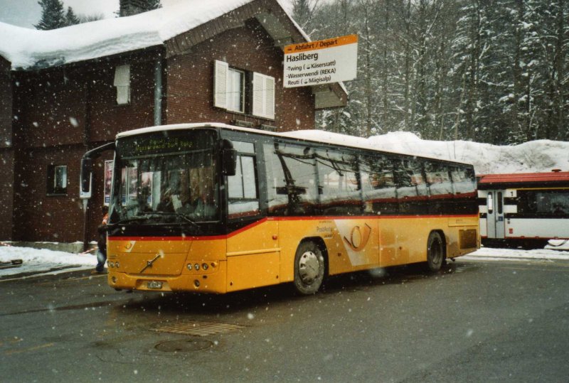 Flck, Brienz BE 623'971 Volvo am 16. Februar 2009 Brnigpass, Bahnhof