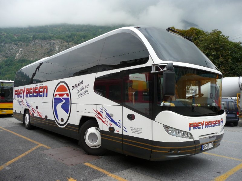 FREY REISEN - NEOPLAN D20  DGF:R75 in Brig am 01.09.2008