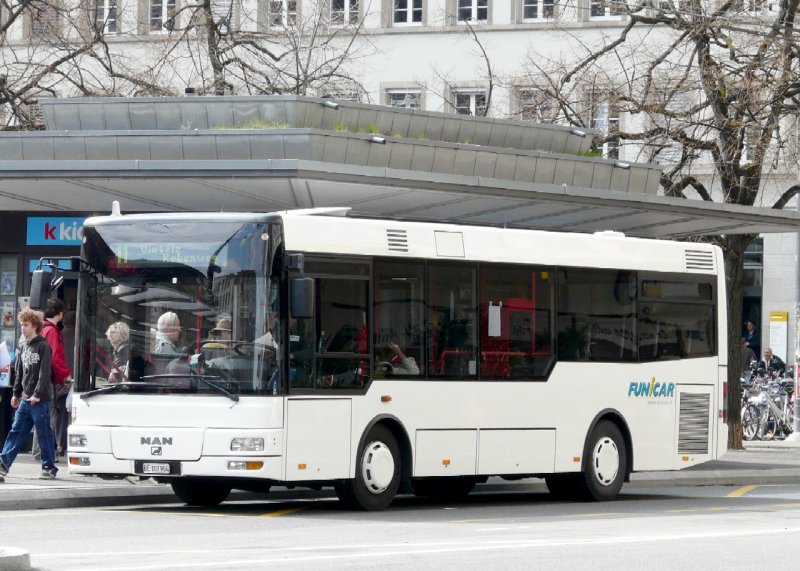 Funi Car - MAN Kleinbus BE 107904 unterwegs in Biel / Bienne eingeteilt auf der Linie 11 nach Vingelz - Rebenweg am 05.04.2008