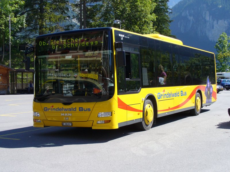 Grindelwald Bus .. MAN Reisebus in Grindelwald am Warten am 02.09.2007