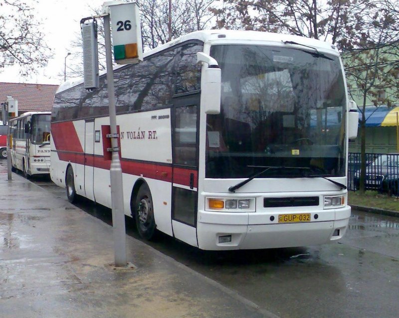 GUP-032, Ikarus EAG E 98 HD, auf Scania Gestelle gebaut.
Baujahr: 1998.
Gesehen in: Tvolsgi Buszplyaudvar, Pcs.