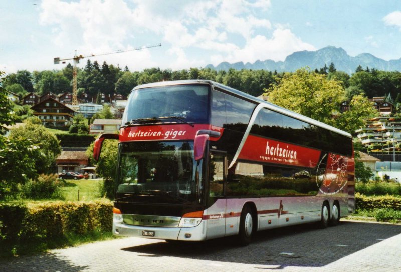 Hertzeisen, Glovelier NE 88'424 Setra am 16. August 2009 Gwatt, Restaurant Rssli