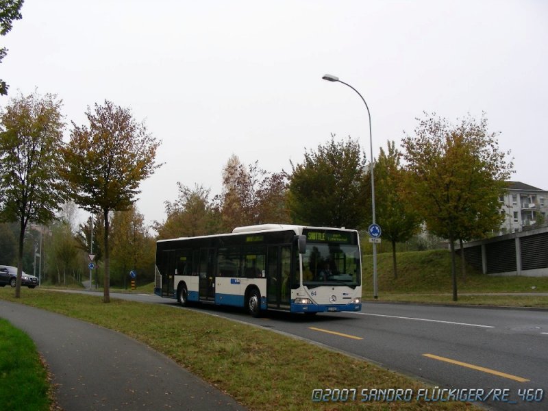 Hier der MB Citaro Nr. 64 auf der - fr den Marathon eingerichteten - Shuttlelinie in Richtung Luzernerhof.