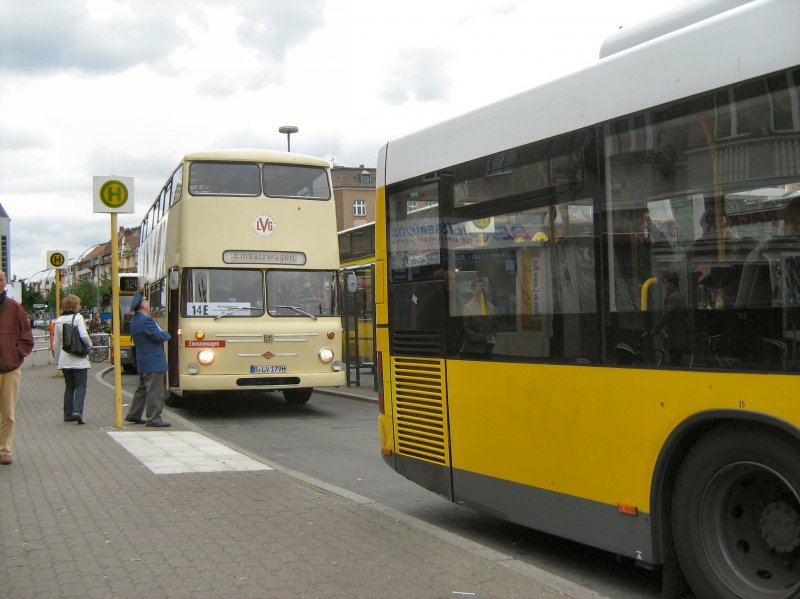 Hist. Doppeldeckerbus in Alt-Tegel, Berlin 14.9.2008