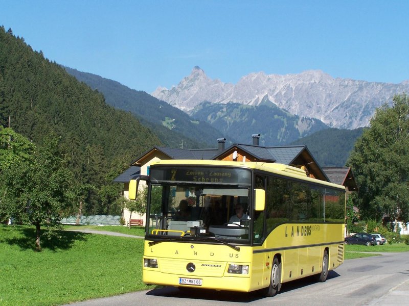 Integro Nr 66 mit dem Zimba (2643 m) im Hintergrund. Tschagguns 19/08/09.