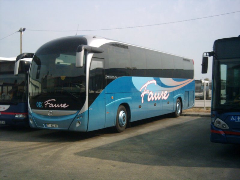 Irisbus Magelys der Firma Faure bei der Niederlassung von Irisbus in Avignon kurz vor der bergabe. Trotz gelungenem Design bleiben die Verkaufszahlen sehr niedrig.