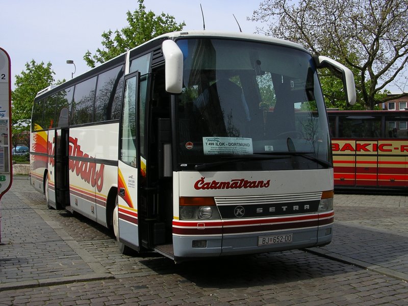 K - Setra von Cazmaltrans im Dortmunder Busbahnhof.(27.04.2008) 