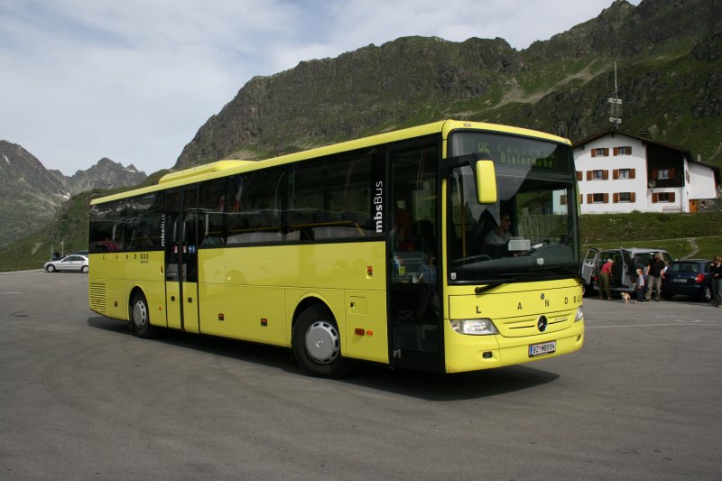 Landbus Montafon/mbsBUS Nr. 54 (MB Integro Facelift) am 26.7.2008 auf der Bielerhhe. 