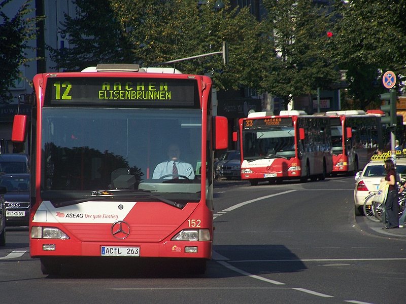 Linie 12(M O530G) zum Elisenbrunn bei der Einfahrt ihrer Endstation mit Wagen Nr. 152. Dahinter nhern sich noch linie 33(M O530) u. 2.(M O530G). 22.09.07