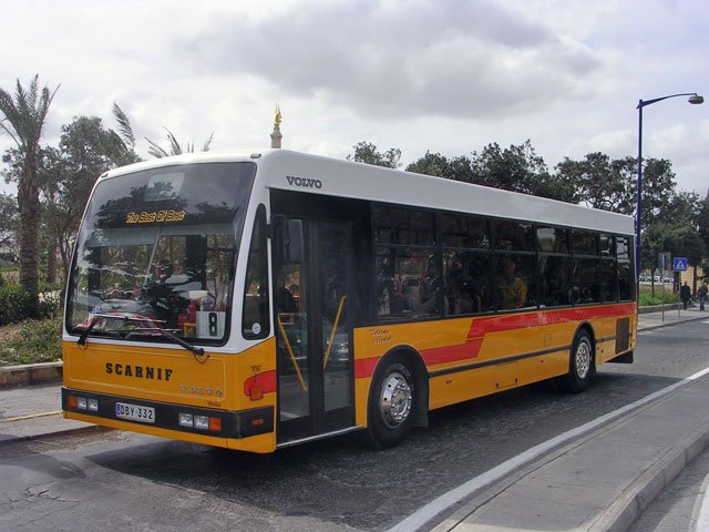 Malta Bus DBY-332 Scarnif - Volvo B 7 in Valletta 2006