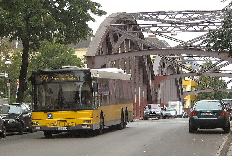 MAN-Bus bei der Ilsebrcke, Berlin-Neuklln, August 2008