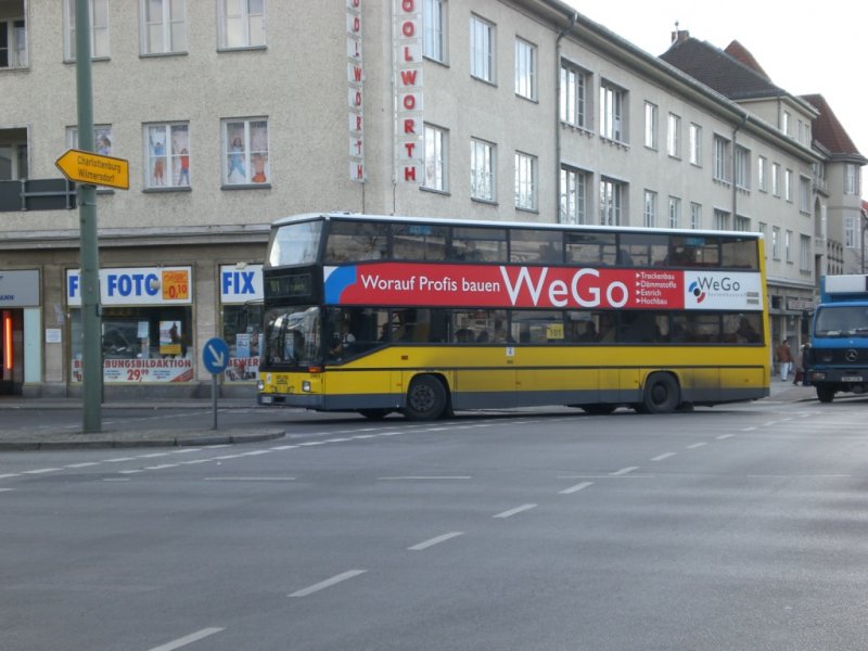 MAN-Doppeldecker auf der Linie 101 nach U-Bahnhof Turmstrae an der Haltestelle Zehlendorf Eiche.