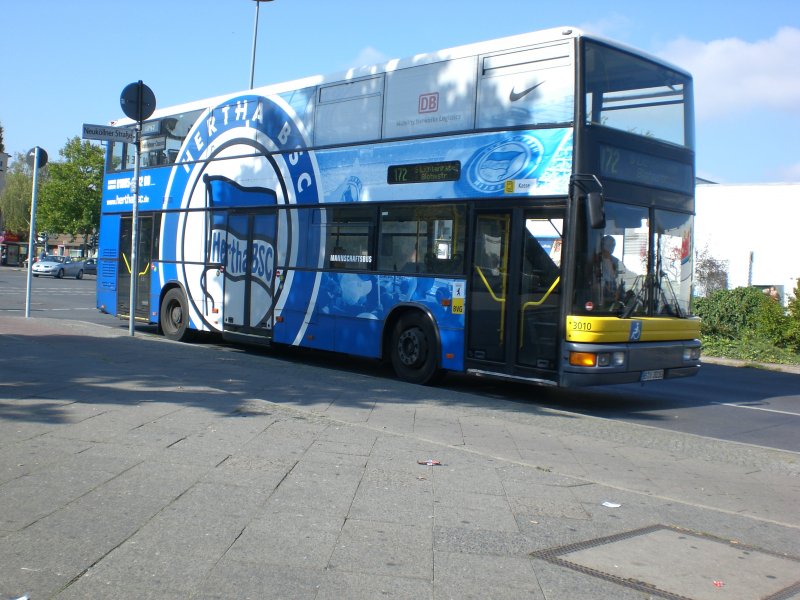 MAN-Doppeldecker auf der Linie 172 nach S-Bahnhof Lichtenrade/Blohmstrae am U-Bahnhof Rudow.