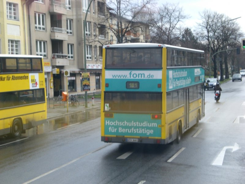 MAN-Doppeldecker auf der Linie 181 nach Britz Kielingerstrae an der Haltestelle Lankwitz Kirche.