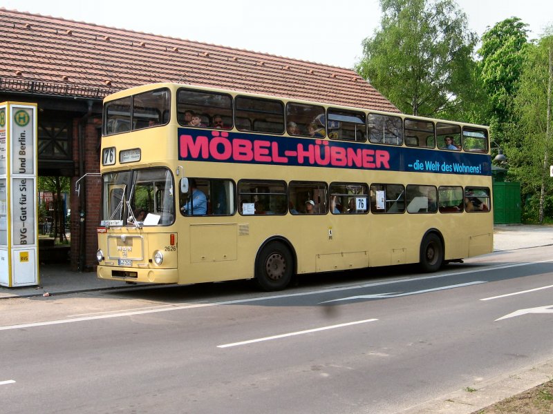 MAN-Doppeldeckerbus an der Hst. Alt-Marierndorf, Sonderfahrten Mai 2006
