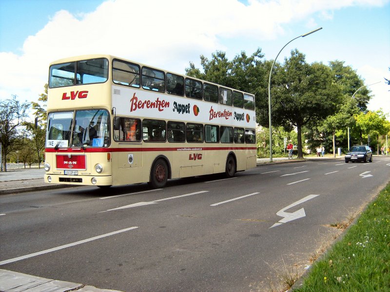 MAN-Doppeldeckerbus in Berlin-Tegel am 13.9.2008