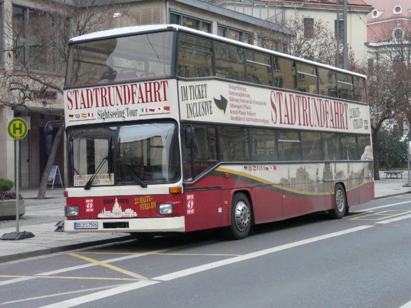 MAN Doppelstockbus  DD:ES 7596 unterwegs in Dresden am 10.12.2008