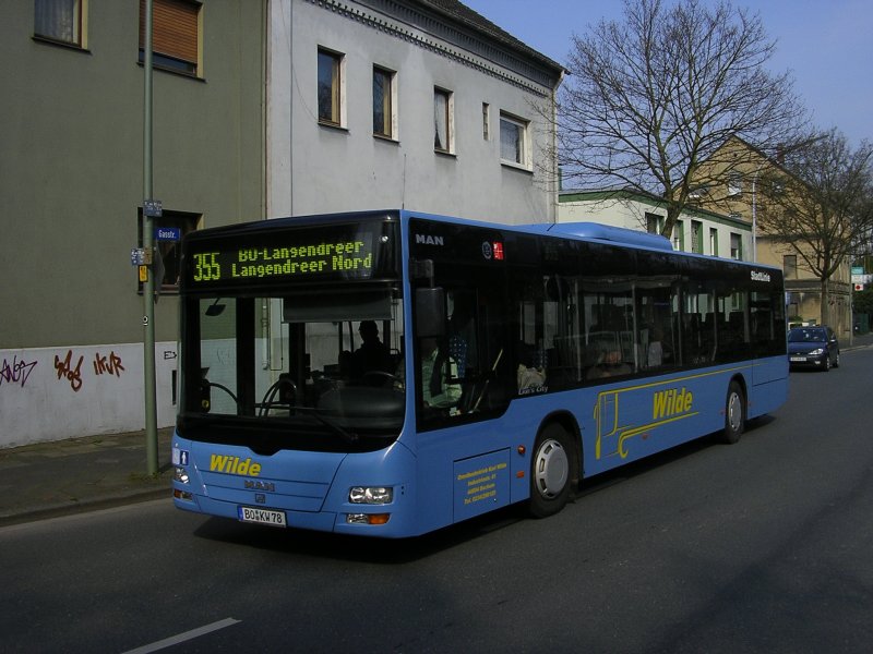 MAN der Fa. Wilde ,i.A. der Bogestra,Linie 355 Langendreer -
Landendreer Nord.(19.04.2008)