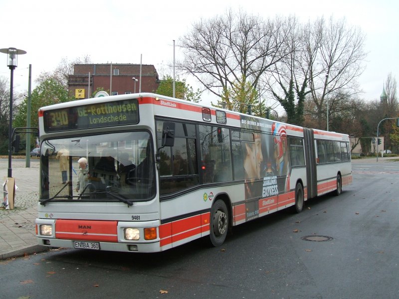 MAN Gelenkbus der Bogestra,Linie 340 ,Wanne Eickel Hbf/Bbf.
nach Gelsenkirchen - Rotthausen,Werbetrger von  Starligth Express  Bochum.(13.11.2007)